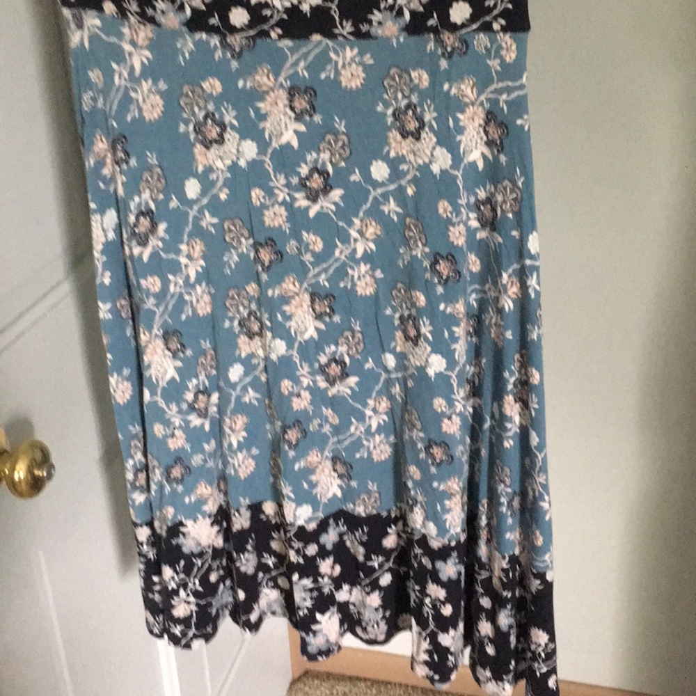 LOFT - Spring Dress - Picture 3 of 3